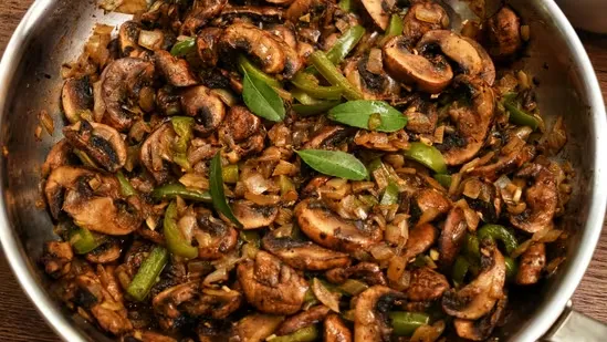 self limiting foods appetite control foods low calorie foods hunger control mushrooms health benefits cucumber weight loss leafy greens diet fibrous vegetables satiety foods natural appetite suppressants healthy eating tips mindful eating foods volume eating diet weight management healthy lifestyle fitness