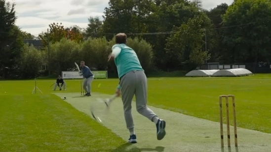 Andy Murray Kevin Pietersen tennis cricket challenge Andy Murray Kevin Pietersen video Andy Murray serves 100mph Kevin Pietersen body blows Andy Murray crossover challenge tennis cricket crossover Andy Murray YouTube Kevin Pietersen podcast The Switch Andy Murray retired tennis Kevin Pietersen cricket media Andy