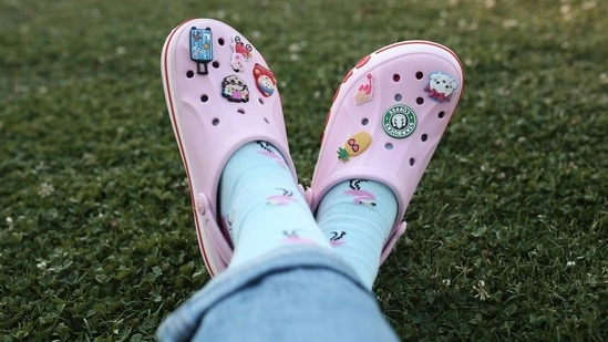 clogs foot health clogs side effects wearing clogs daily foot pain clogs orthopaedic advice Crocs foot support arch support shoes heel stability footwear foot strain clogs long term use foot problems clogs flat feet footwear foot health tips orthopaedic surgeon advice