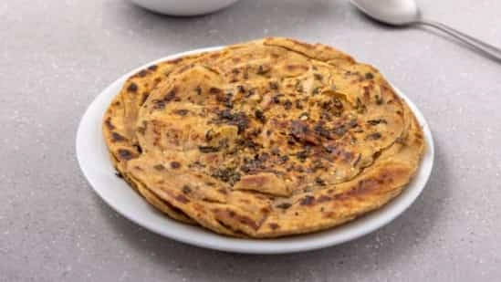 kalonji paratha healthy breakfast immunity boosting breakfast kalonji benefits whole wheat paratha recipe healthy Indian breakfast oil free paratha immunity food morning meal ideas digestive friendly breakfast fibre rich paratha kalonji roti recipe home cooked breakfast wellness food Indian kitchen recipes immunity diet