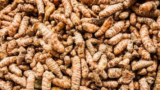 fat burning spices weight loss spices cinnamon for fat loss ginger for weight loss turmeric benefits cayenne pepper metabolism black pepper fat loss thermogenesis spices insulin sensitivity spices natural weight loss tips metabolism boosting foods healthy fat loss journey calorie deficit support spices UK nutritionist advice