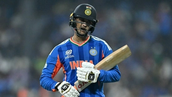 Salman Agha Abhishek Sharma T20 World Cup 2026 India vs Pakistan cricket news Pakistan captain tactics Abhishek Sharma dismissal Salman Ali Agha bowling move IND vs PAK World Cup match Pakistan early breakthrough Ishan Kishan batting Pakistan vs India