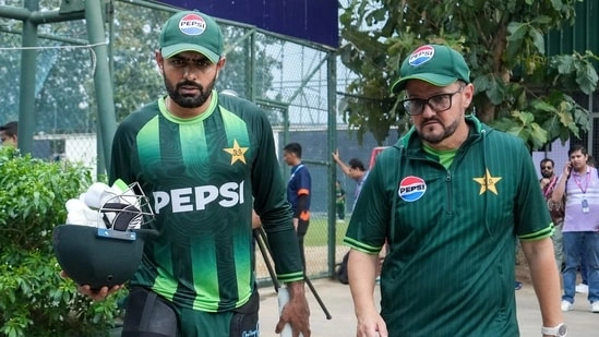 Mike Hesson Babar Azam T20 World Cup 2026 Pakistan cricket news Babar Azam batting order Mike Hesson press conference Babar Azam strike rate Pakistan team strategy T20 World Cup Pakistan coach statement Babar Azam demotion explained Pakistan middle order batting Babar Azam role T20 cricket Pakistan vs