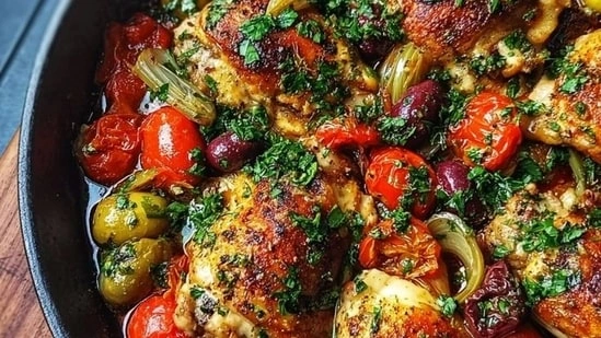 one pan Mediterranean chicken high protein chicken recipe low calorie chicken meal fitness meal prep recipe healthy chicken dinner protein rich food clean eating recipe easy meal prep chicken gym diet recipes weight loss chicken meal high protein dinner ideas
