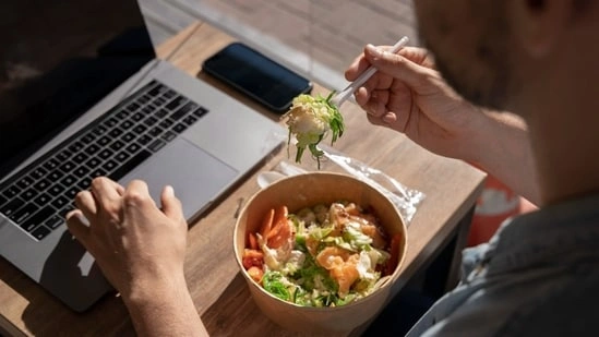 women reproductive health hormonal balance tips nutritionist advice women hormones lifestyle changes for women hormonal health blood sugar balance women protein intake women fibre carb ratio women early dinner benefits emotional health women PCOS diet tips period pain natural remedies women gut health