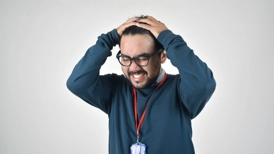 rusty brain symptoms mental dullness signs brain fog causes neurologist advice for brain health cognitive decline warning signs difficulty concentrating frequent memory lapses slow thinking problem solving issues reduced creativity mental fatigue causes chronic stress brain impact sleep deprivation brain effects poor diet