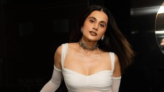 Taapsee Pannu interview Taapsee Pannu lost roles Taapsee Pannu speaking her mind Bollywood casting politics Hindi film industry power dynamics Taapsee Pannu podcast The Right Angle with Sonal Kalra Taapsee Pannu Dunki Rajkumar Hirani Dunki casting Shah Rukh Khan Dunki Taapsee Pannu Assi movie Anubhav