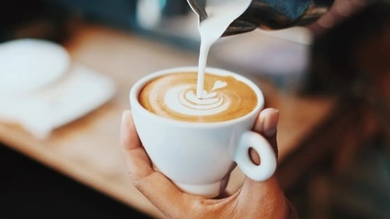 how many cups of coffee per day coffee health benefits coffee and longevity coffee brain health coffee heart health coffee liver protection coffee and early death risk caffeine benefits daily coffee intake safe coffee consumption UK nutritionist coffee advice Zib
