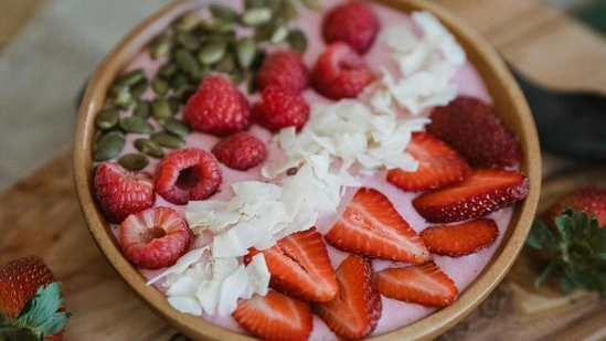 low fibre diet health risks fibre benefits for heart health cholesterol control with fibre blood sugar spikes after meals gut microbiome balance dietary fibre importance colon cancer prevention fibre intake recommendations soluble fibre benefits LDL cholesterol reduction naturally fibre and insulin response