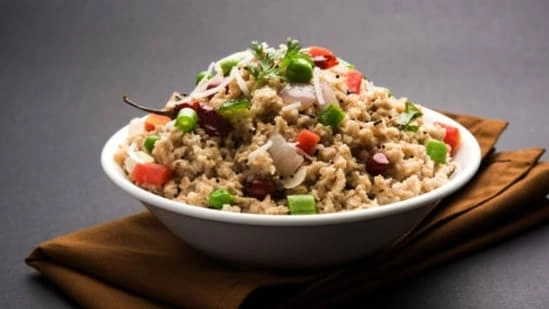 weight loss breakfast recipes healthy breakfast for weight loss Indian breakfast for weight loss high protein breakfast recipes healthy Indian breakfast ideas fibre rich breakfast foods oats upma recipe for weight loss