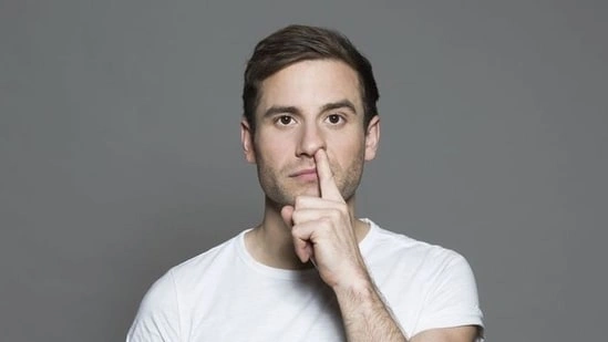 nose picking Alzheimer risk nose picking health effects Alzheimer disease risk factors nasal cavity brain connection rhinotillexomania health risks nose picking bacteria brain