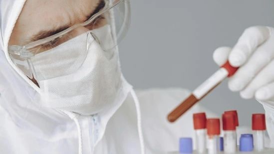 Alzheimer risk blood test dementia biomarker Alzheimer early detection dementia prevention Alzheimer research blood test Alzheimer disease symptoms dementia risk factors Alzheimer prevention tips brain