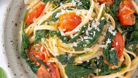 healthy pasta recipe gut friendly pasta quick pasta recipe healthy eating fibre rich pasta easy pasta recipe weight loss pasta light pasta recipe olive oil pasta garlic pasta spinach pasta cherry tomato pasta nutritious