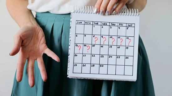 irregular periods causes menstrual cycle problems women health irregular menstruation symptoms gynaecologist advice periods health risks abnormal periods warning signs