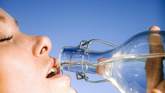 kidney stones water intake kidney stone treatment hydration kidney health kidney stone prevention how to pass kidney stones naturally water for kidney stones kidney stone