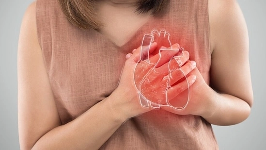 heart attack causes artery blockage atherosclerosis symptoms plaque buildup heart disease prevention cholesterol risk factors high blood pressure damage silent heart attack