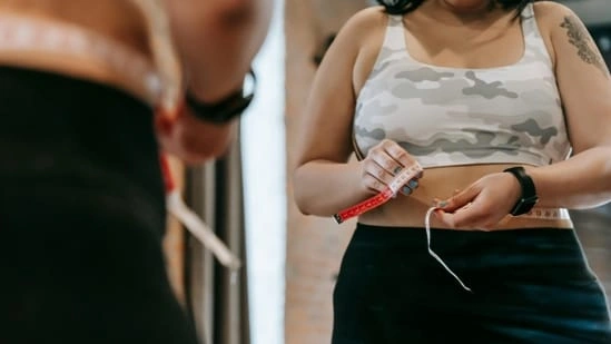 rapid weight loss risks slow weight loss benefits obesity management healthy weight loss tips sustainable weight loss muscle loss metabolism impact hunger hormones weight