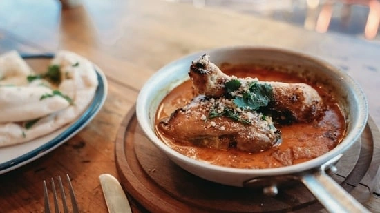 restaurant style chicken curry recipe homemade chicken curry tips how to make thick chicken gravy Indian chicken curry recipe chef pankaj bhadouria chicken curry secrets rich