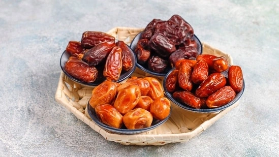 dates benefits for women khajoor benefits daily eating dates women health dates nutrition ajwa dates benefits medjool dates benefits deglet noor dates safawi dates health benefits of dates for females iron rich