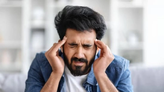 summer migraine causes heat headache India migraine triggers heatwave migraine prevention tips dehydration headache symptoms migraine vs headache difference migraine treatment India heatwave health