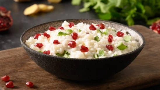 curd rice recipe curd rice with tadka easy curd rice recipe summer food India cooling foods for summer gut health foods India curd rice benefits easy Indian recipes for digestion probiotic foods India curd rice for