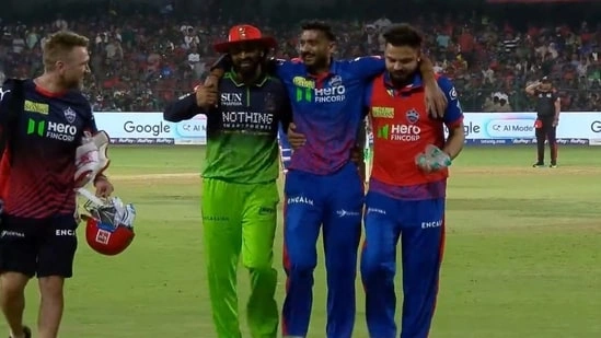 Krunal Pandya fair play Axar Patel injury IPL 2026 RCB vs DC match Delhi Capitals vs Royal Challengers Bengaluru IPL news Krunal Pandya gesture cricket sportsmanship IPL Axar Patel cramps RCB fair play points