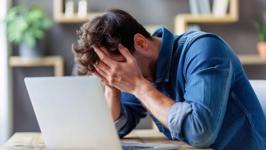 emotional exhaustion vs burnout difference burnout symptoms emotional exhaustion signs mental health stress burnout causes emotional fatigue workplace burnout mental health awareness burnout recovery