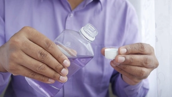 mouthwash side effects mouthwash blood pressure mouthwash hypertension risk oral bacteria nitric oxide mouthwash health impact antibacterial mouthwash effects mouthwash overuse health blood pressure