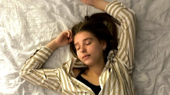 sleep and brain health Alzheimer risk sleep sleep patterns brain health sleep quality importance sleep duration effects dementia risk sleep sleep consistency circadian rhythm brain health sleep fragmentation