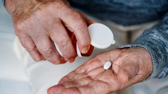 painkiller side effects kidney damage NSAIDs kidney risk ibuprofen kidney health diclofenac side effects