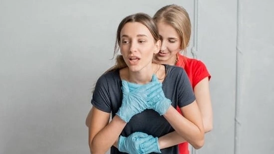 how to help choking person Heimlich manoeuvre steps choking first aid emergency choking treatment save life choking Heimlich technique guide choking symptoms airway blockage first aid tips choking rescue