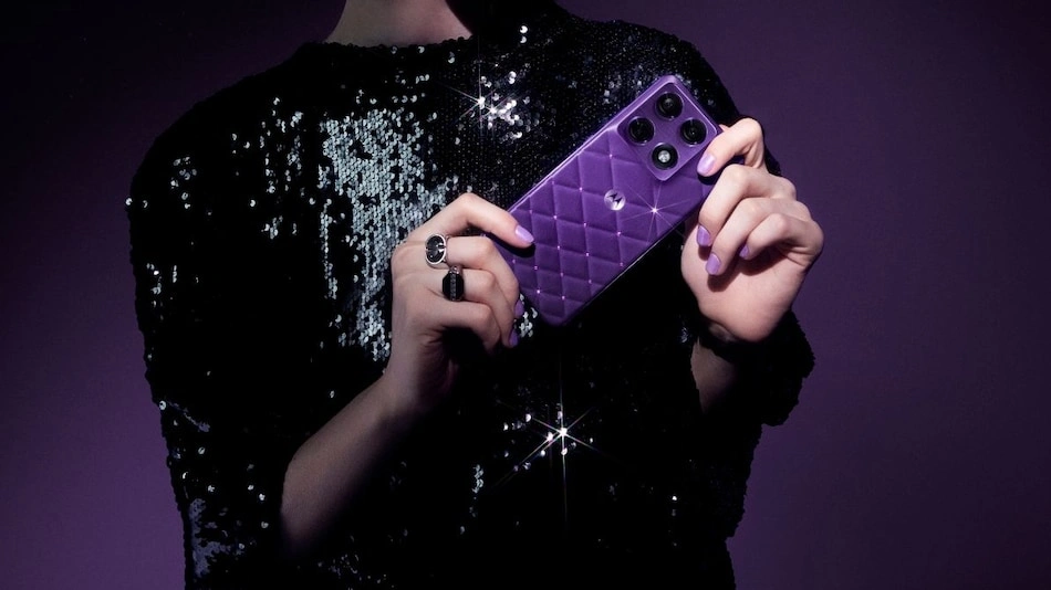 Motorola Signature Swarovski edition Moto Buds 2 Plus Swarovski Motorola Brilliant Collection Motorola luxury smartphone Swarovski crystal phone premium earbuds Motorola Signature specs Snapdragon 8 Gen 5