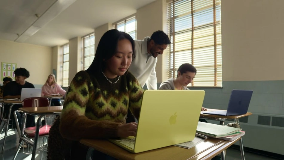 Intel Wildcat Lake processor Intel Core 5 320 benchmark Intel vs Apple chip Apple A18 Pro performance