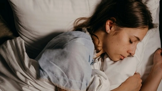 better sleep tips ideal bedroom temperature sleep habits sleep improvement healthy sleep routine sleep