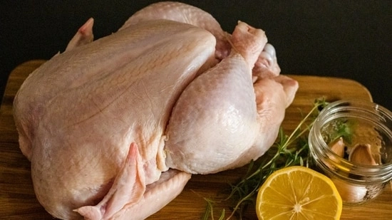 washing chicken before cooking myth raw chicken bacteria risk salmonella campylobacter food safety tips