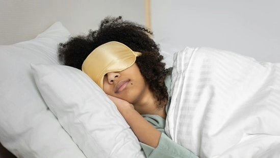 eye mask side effects sleep mask risks skin irritation eye mask hyperpigmentation causes